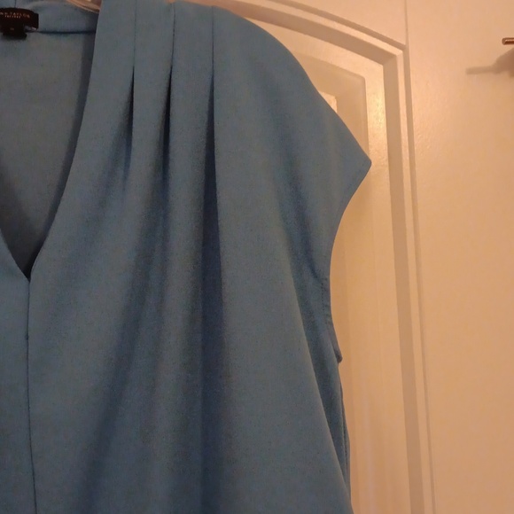 Top - Picture 4 of 7